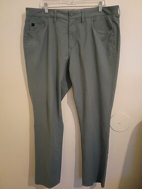 2 Pr Vineyard Vines Men's Sage Green & Tan OTG Pans Sz 38X32